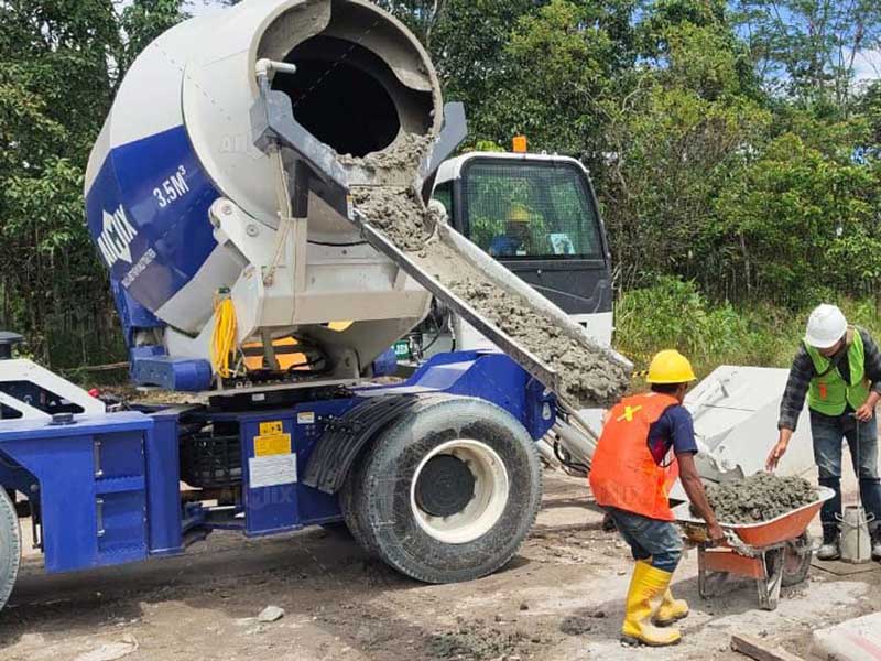 self loading cement mixer